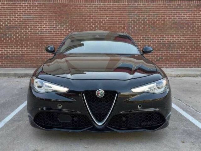 Чорний Альфа Ромео Джулія, об'ємом двигуна 2 л та пробігом 89 тис. км за 10700 $, фото 1 на Automoto.ua