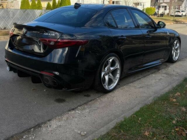 Чорний Альфа Ромео Джулія, об'ємом двигуна 2.9 л та пробігом 44 тис. км за 13500 $, фото 3 на Automoto.ua