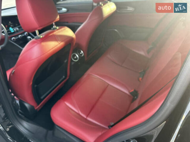 Альфа Ромео Джулія 2018 у Дніпро (Дніпропетровську) на Automoto.ua Чорний Альфа Ромео Джулія, об'ємом двигуна 2 л та пробігом 135 тис. км за 17000 $, фото 8 на Automoto.ua