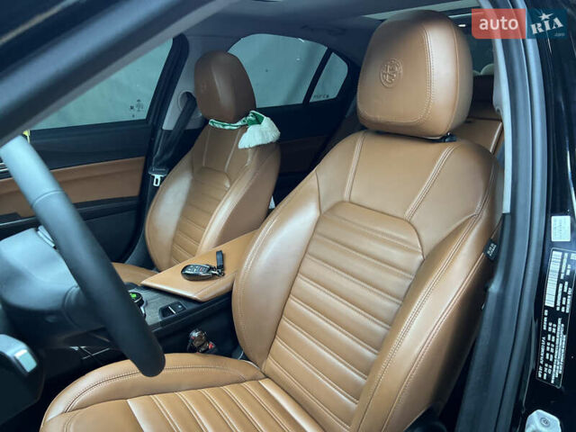 Альфа Ромео Джулия 2018 в Львове на Automoto.ua Черный Альфа Ромео Джулия, объемом двигателя 2 л и пробегом 126 тыс. км за 27500 $, фото 33 на Automoto.ua