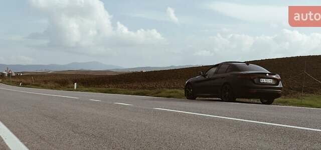 Черный Альфа Ромео Джулия, объемом двигателя 2 л и пробегом 79 тыс. км за 18412 $, фото 6 на Automoto.ua