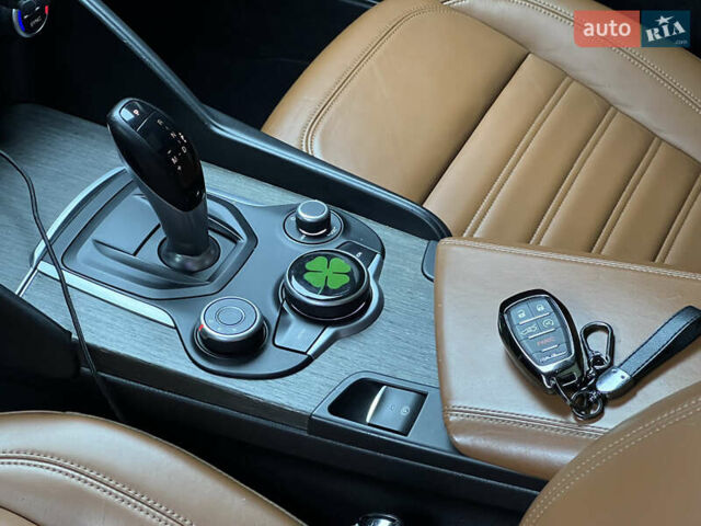 Альфа Ромео Джулия 2018 в Львове на Automoto.ua Черный Альфа Ромео Джулия, объемом двигателя 2 л и пробегом 126 тыс. км за 27500 $, фото 30 на Automoto.ua