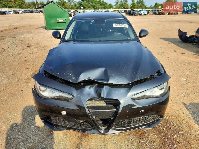 Черный Альфа Ромео Джулия, объемом двигателя 2 л и пробегом 142 тыс. км за 2700 $, фото 4 на Automoto.ua