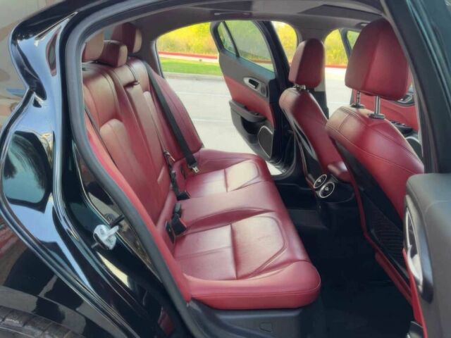 Черный Альфа Ромео Джулия, объемом двигателя 2.9 л и пробегом 33 тыс. км за 12500 $, фото 15 на Automoto.ua