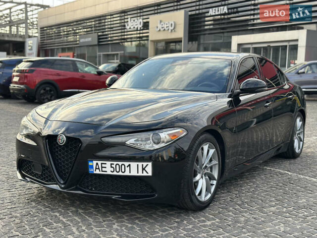 Альфа Ромео Джулія 2018 у Дніпро (Дніпропетровську) на Automoto.ua Чорний Альфа Ромео Джулія, об'ємом двигуна 2 л та пробігом 135 тис. км за 17000 $, фото 2 на Automoto.ua