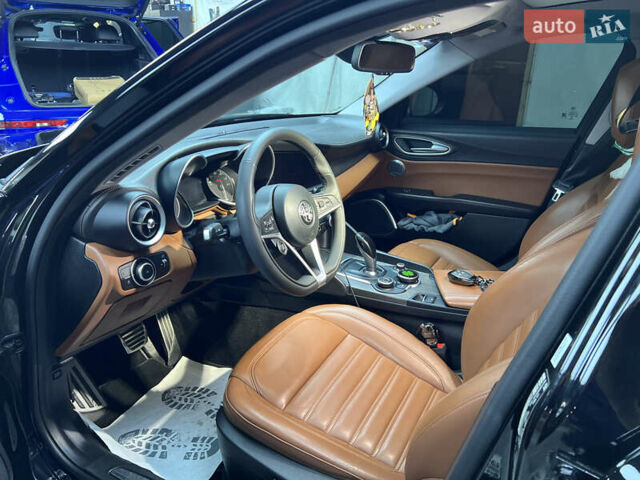 Альфа Ромео Джулия 2018 в Львове на Automoto.ua Черный Альфа Ромео Джулия, объемом двигателя 2 л и пробегом 126 тыс. км за 27500 $, фото 17 на Automoto.ua