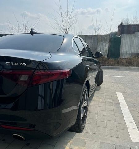 Чорний Альфа Ромео Джулія, об'ємом двигуна 2 л та пробігом 179 тис. км за 16800 $, фото 12 на Automoto.ua