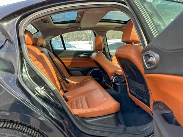 Черный Альфа Ромео Джулия, объемом двигателя 0 л и пробегом 66 тыс. км за 5500 $, фото 5 на Automoto.ua