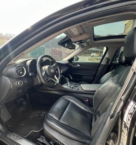 Чорний Альфа Ромео Джулія, об'ємом двигуна 2 л та пробігом 179 тис. км за 16800 $, фото 24 на Automoto.ua