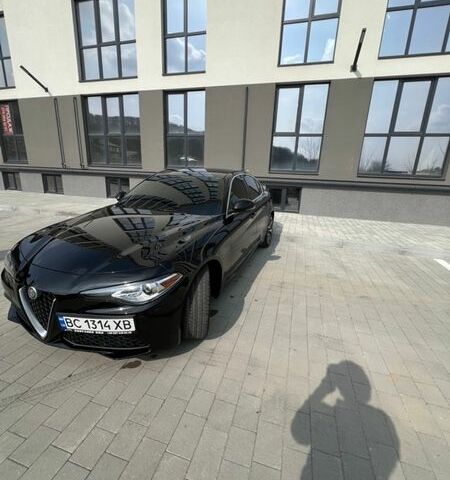 Чорний Альфа Ромео Джулія, об'ємом двигуна 2 л та пробігом 179 тис. км за 16800 $, фото 5 на Automoto.ua