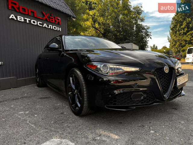 Черный Альфа Ромео Джулия, объемом двигателя 2 л и пробегом 29 тыс. км за 23999 $, фото 3 на Automoto.ua
