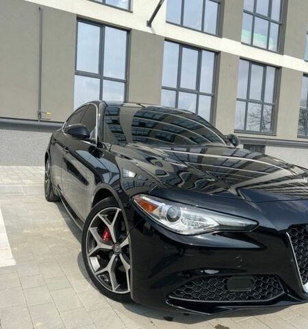 Чорний Альфа Ромео Джулія, об'ємом двигуна 2 л та пробігом 179 тис. км за 16800 $, фото 2 на Automoto.ua