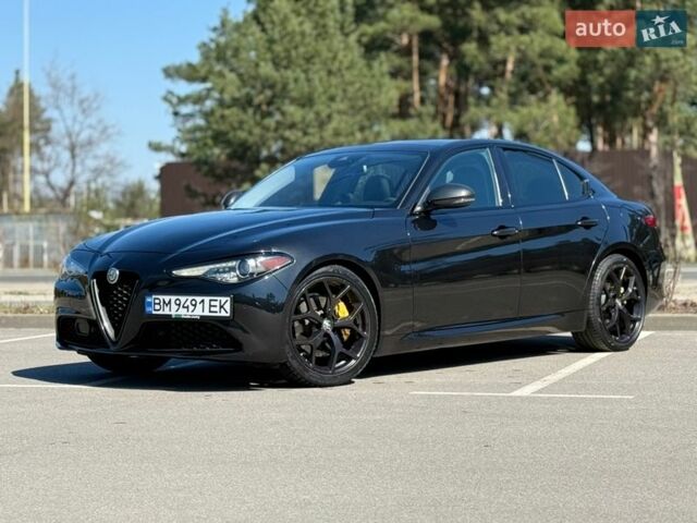 Чорний Альфа Ромео Джулія, об'ємом двигуна 2 л та пробігом 67 тис. км за 19990 $, фото 5 на Automoto.ua