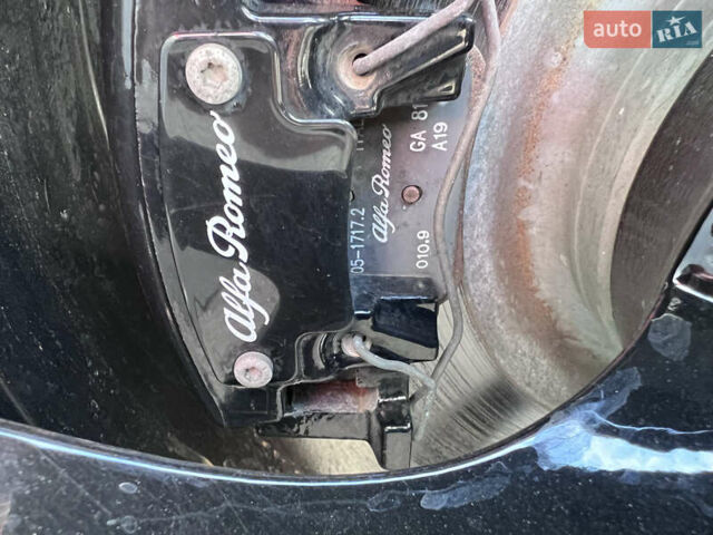 Черный Альфа Ромео Джулия, объемом двигателя 2 л и пробегом 29 тыс. км за 23999 $, фото 53 на Automoto.ua