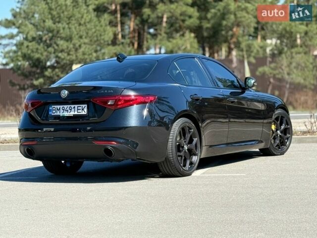 Чорний Альфа Ромео Джулія, об'ємом двигуна 2 л та пробігом 67 тис. км за 19990 $, фото 25 на Automoto.ua