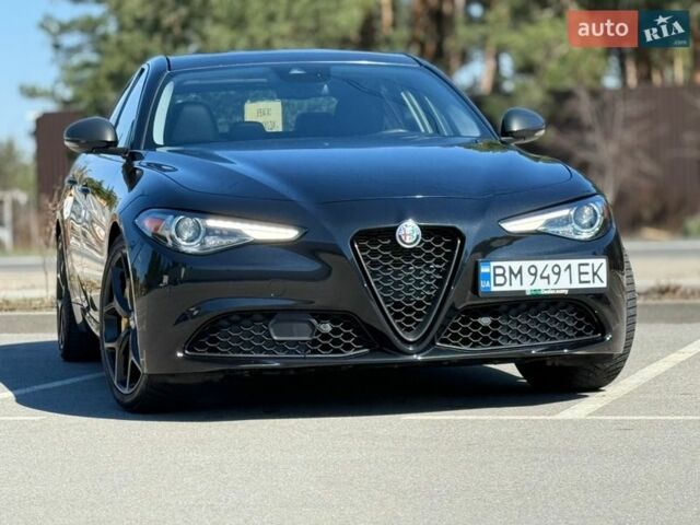 Чорний Альфа Ромео Джулія, об'ємом двигуна 2 л та пробігом 67 тис. км за 19990 $, фото 2 на Automoto.ua