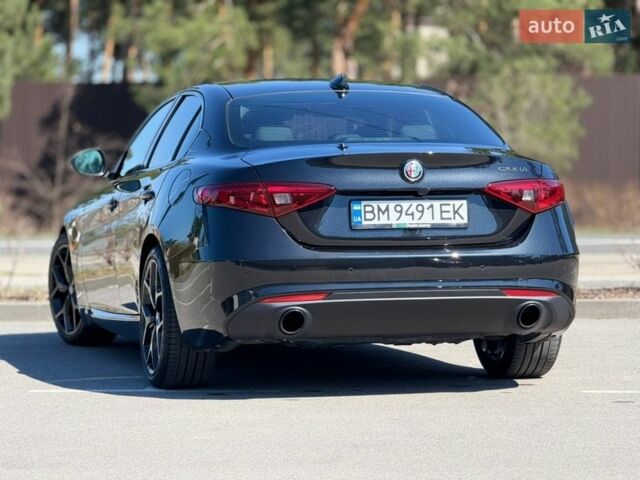 Чорний Альфа Ромео Джулія, об'ємом двигуна 2 л та пробігом 67 тис. км за 19990 $, фото 32 на Automoto.ua