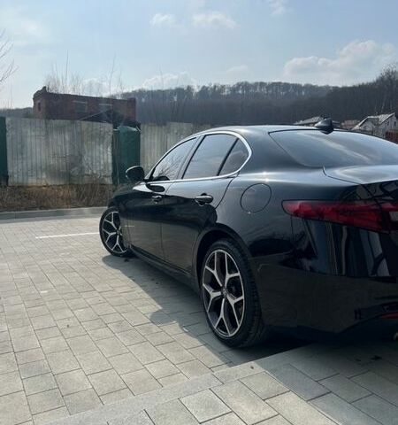 Чорний Альфа Ромео Джулія, об'ємом двигуна 2 л та пробігом 179 тис. км за 16800 $, фото 11 на Automoto.ua