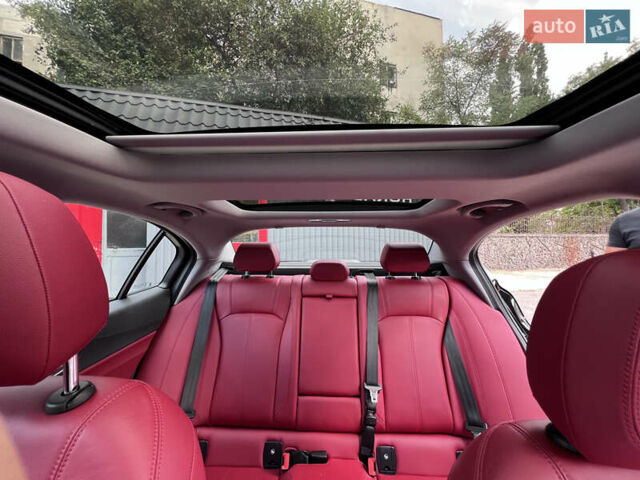 Черный Альфа Ромео Джулия, объемом двигателя 2 л и пробегом 29 тыс. км за 23600 $, фото 51 на Automoto.ua