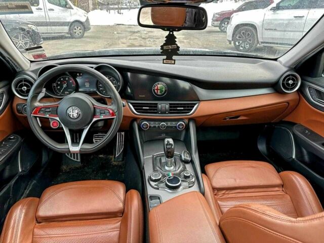 Черный Альфа Ромео Джулия, объемом двигателя 0 л и пробегом 66 тыс. км за 5500 $, фото 8 на Automoto.ua