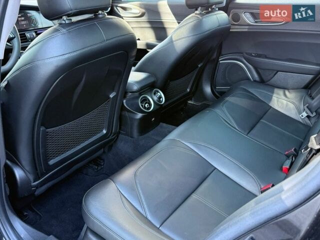 Чорний Альфа Ромео Джулія, об'ємом двигуна 2 л та пробігом 67 тис. км за 19990 $, фото 40 на Automoto.ua