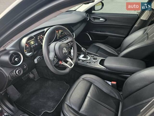 Альфа Ромео Джулия 2020 в Львове на Automoto.ua Черный Альфа Ромео Джулия, объемом двигателя 2 л и пробегом 92 тыс. км за 24400 $, фото 49 на Automoto.ua