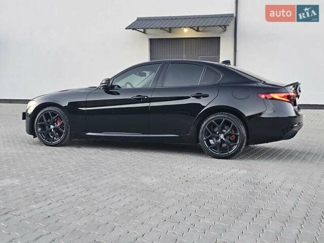 Чорний Альфа Ромео Джулія, об'ємом двигуна 2 л та пробігом 92 тис. км за 24400 $, фото 22 на Automoto.ua