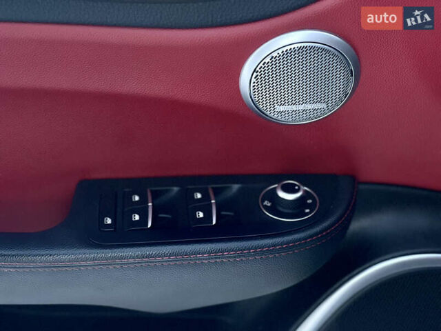 Чорний Альфа Ромео Джулія, об'ємом двигуна 2 л та пробігом 94 тис. км за 19999 $, фото 20 на Automoto.ua