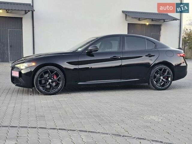 Чорний Альфа Ромео Джулія, об'ємом двигуна 2 л та пробігом 92 тис. км за 24400 $, фото 19 на Automoto.ua
