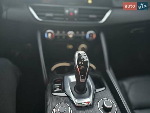 Альфа Ромео Джулия 2020 в Львове на Automoto.ua Черный Альфа Ромео Джулия, объемом двигателя 2 л и пробегом 92 тыс. км за 24400 $, фото 47 на Automoto.ua