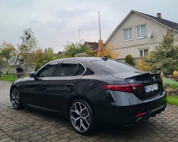 Чорний Альфа Ромео Джулія, об'ємом двигуна 2 л та пробігом 74 тис. км за 20900 $, фото 9 на Automoto.ua