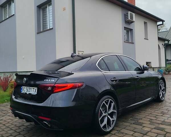 Чорний Альфа Ромео Джулія, об'ємом двигуна 2 л та пробігом 74 тис. км за 20900 $, фото 6 на Automoto.ua