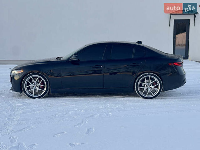 Чорний Альфа Ромео Джулія, об'ємом двигуна 2 л та пробігом 94 тис. км за 19999 $, фото 8 на Automoto.ua
