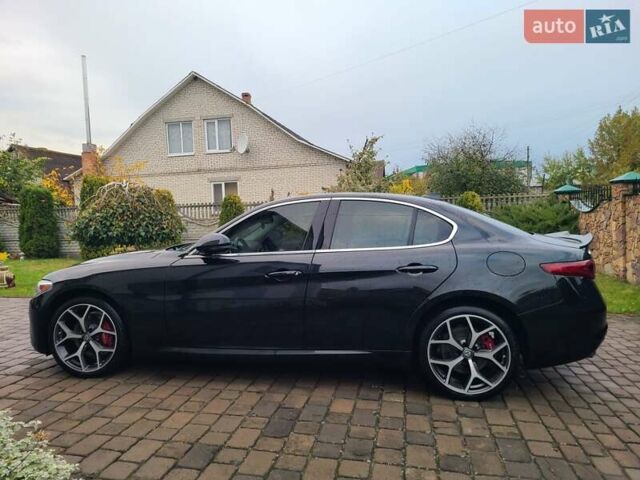 Чорний Альфа Ромео Джулія, об'ємом двигуна 2 л та пробігом 74 тис. км за 20900 $, фото 10 на Automoto.ua