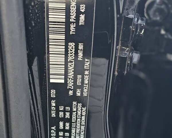 Черный Альфа Ромео Джулия, объемом двигателя 2 л и пробегом 92 тыс. км за 24400 $, фото 43 на Automoto.ua