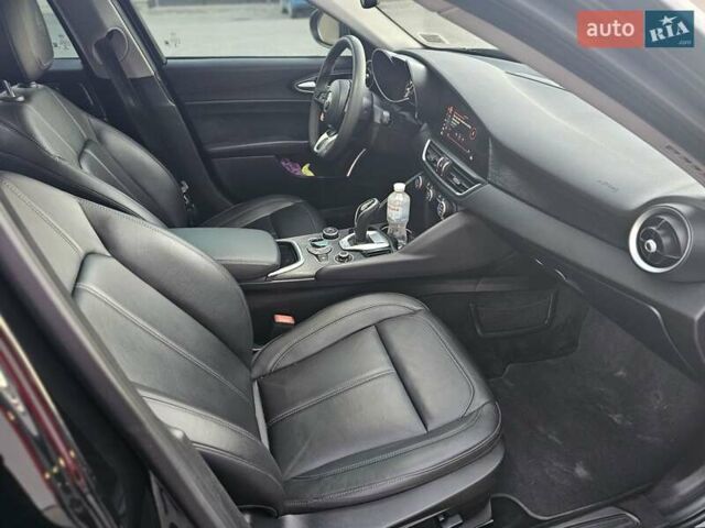 Альфа Ромео Джулия 2020 в Львове на Automoto.ua Черный Альфа Ромео Джулия, объемом двигателя 2 л и пробегом 92 тыс. км за 24400 $, фото 31 на Automoto.ua