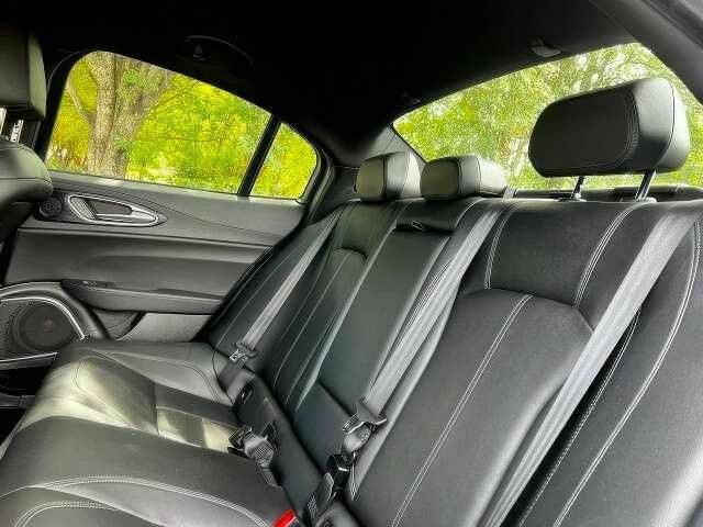 Чорний Альфа Ромео Джулія, об'ємом двигуна 0 л та пробігом 56 тис. км за 6000 $, фото 14 на Automoto.ua