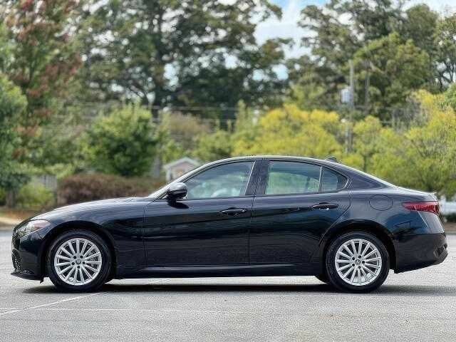 Черный Альфа Ромео Джулия, объемом двигателя 0 л и пробегом 56 тыс. км за 6000 $, фото 7 на Automoto.ua