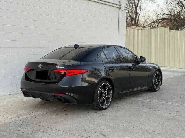 Черный Альфа Ромео Джулия, объемом двигателя 2 л и пробегом 43 тыс. км за 7500 $, фото 6 на Automoto.ua