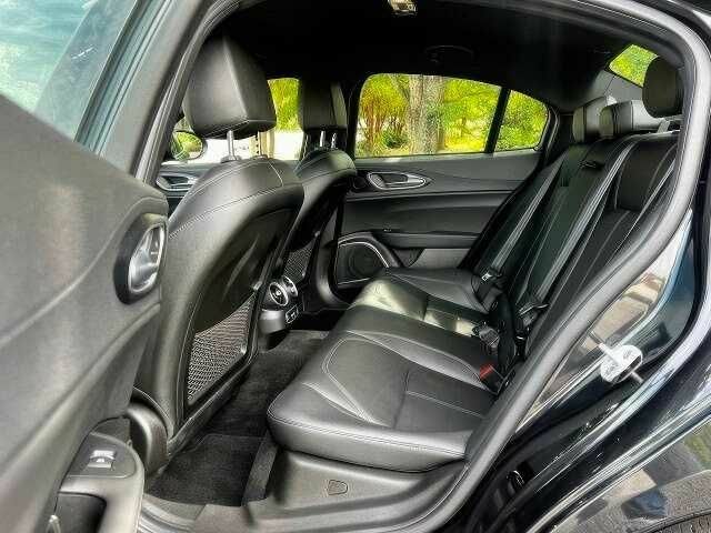 Черный Альфа Ромео Джулия, объемом двигателя 0 л и пробегом 56 тыс. км за 6000 $, фото 13 на Automoto.ua