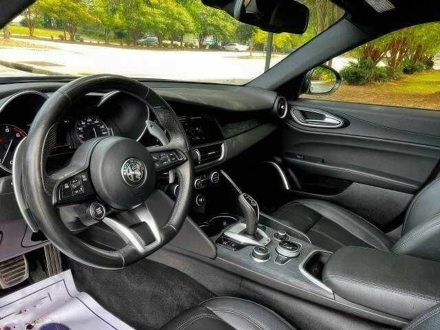 Чорний Альфа Ромео Джулія, об'ємом двигуна 0 л та пробігом 56 тис. км за 6000 $, фото 9 на Automoto.ua