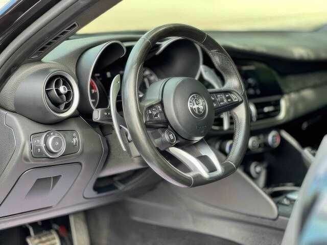 Чорний Альфа Ромео Джулія, об'ємом двигуна 0 л та пробігом 56 тис. км за 6000 $, фото 8 на Automoto.ua