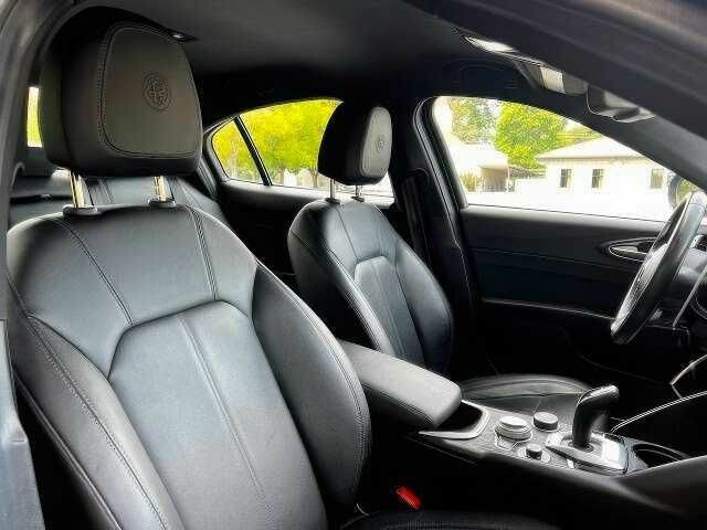 Чорний Альфа Ромео Джулія, об'ємом двигуна 0 л та пробігом 56 тис. км за 6000 $, фото 17 на Automoto.ua