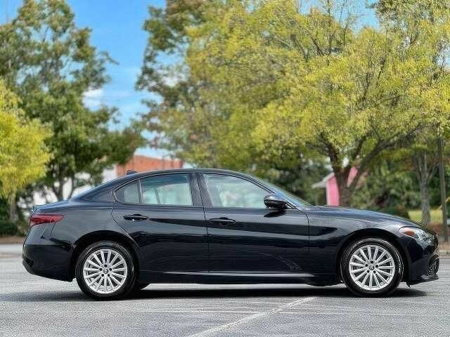 Чорний Альфа Ромео Джулія, об'ємом двигуна 0 л та пробігом 56 тис. км за 6000 $, фото 3 на Automoto.ua