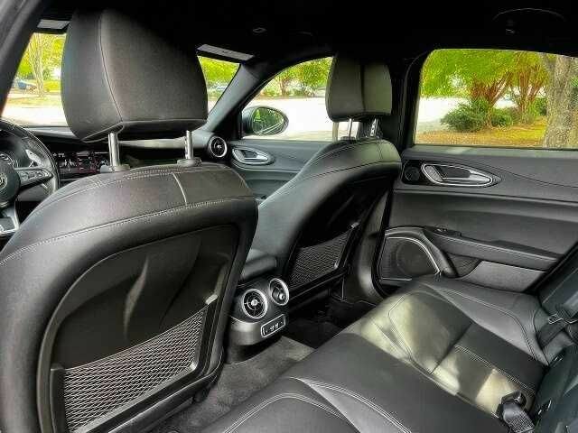 Чорний Альфа Ромео Джулія, об'ємом двигуна 0 л та пробігом 56 тис. км за 6000 $, фото 12 на Automoto.ua