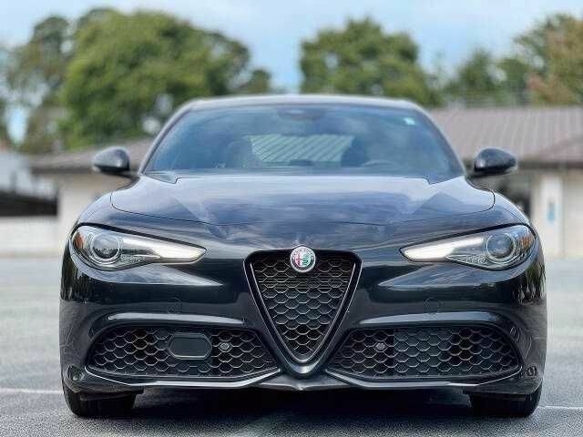 Черный Альфа Ромео Джулия, объемом двигателя 0 л и пробегом 56 тыс. км за 6000 $, фото 1 на Automoto.ua