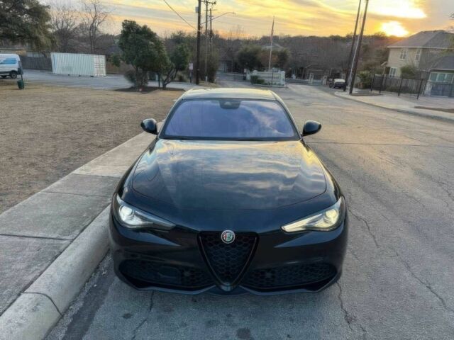 Чорний Альфа Ромео Джулія, об'ємом двигуна 2 л та пробігом 14 тис. км за 6900 $, фото 1 на Automoto.ua
