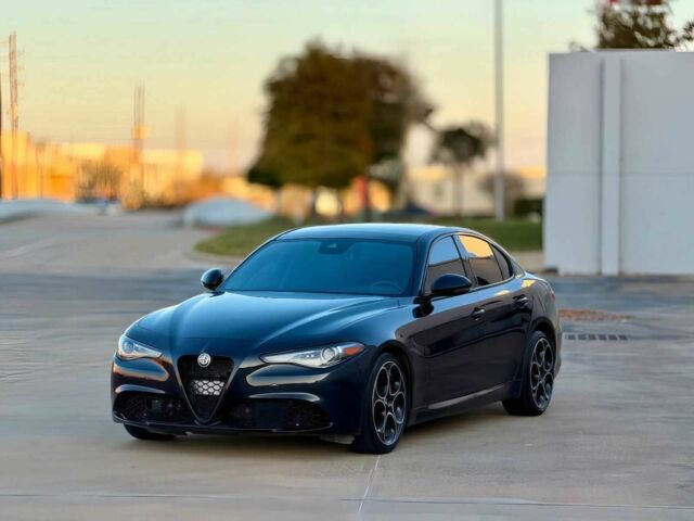 Чорний Альфа Ромео Джулія, об'ємом двигуна 2 л та пробігом 21 тис. км за 6900 $, фото 2 на Automoto.ua