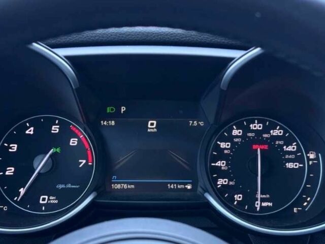 Черный Альфа Ромео Джулия, объемом двигателя 2 л и пробегом 11 тыс. км за 17000 $, фото 14 на Automoto.ua