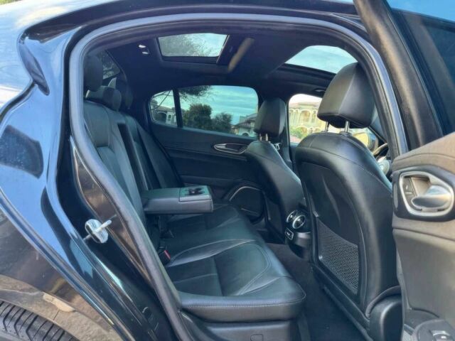 Чорний Альфа Ромео Джулія, об'ємом двигуна 2 л та пробігом 14 тис. км за 6900 $, фото 13 на Automoto.ua